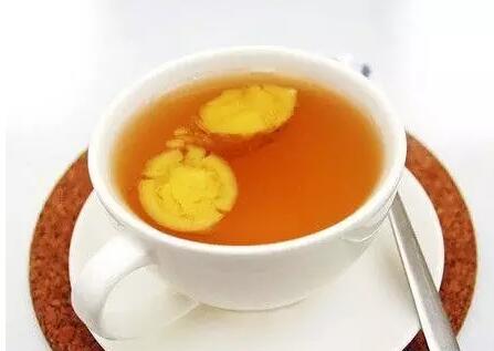 天气变冷嗓子痒干咳煲什么汤,秋冬嗓子干痒咳喝什么汤