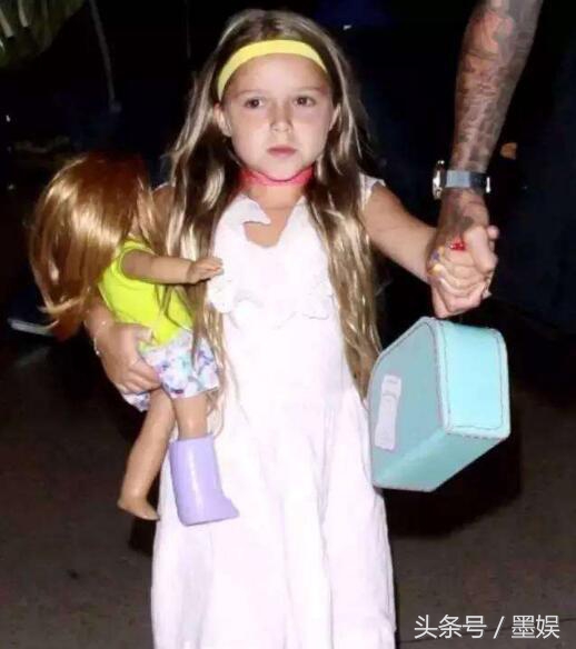 小七名媛淑女养成记，自己设计衣服还diss维多利亚的鞋子