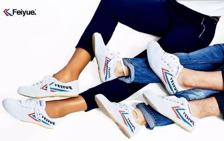 你还在迷恋Stan Smith啊？！ | 她们都换帆布鞋唻~