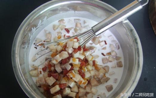 芋头糕口感细软，绵甜香糯，营养价值高，关键还不长肉！