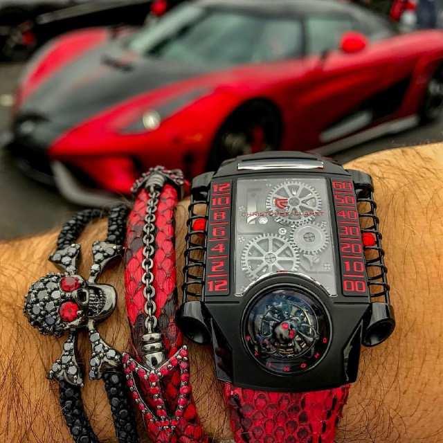 迪拜土豪买辆超跑搭配鞋子！小编心中一句MMP，扫开一辆共享单车