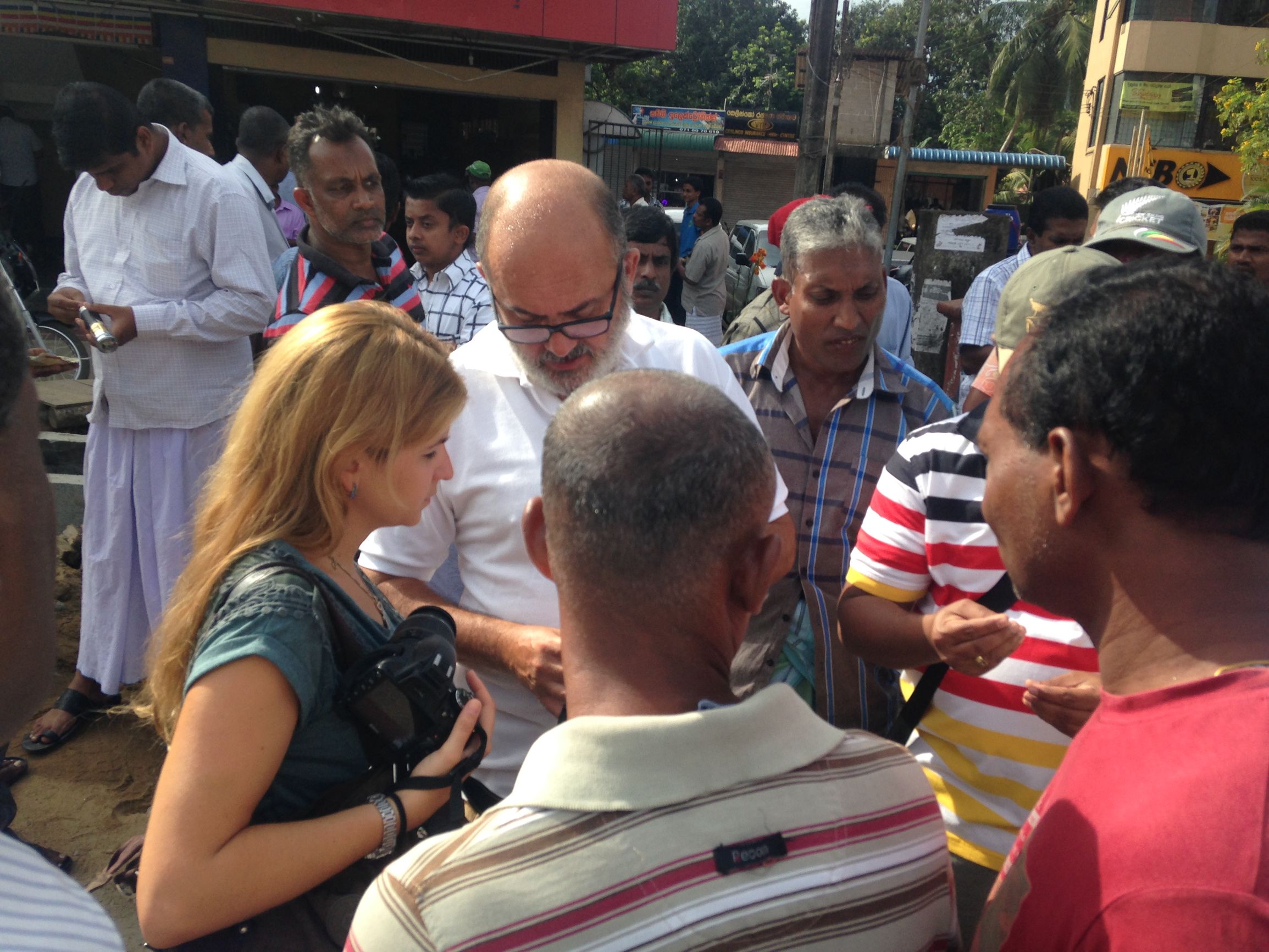 去斯里兰卡买蓝宝石注意事项,怎么看斯里兰卡蓝宝石