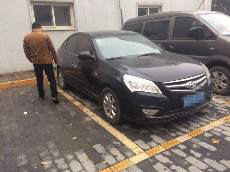 1万元二手现代悦动,2.5万多的二手车手动