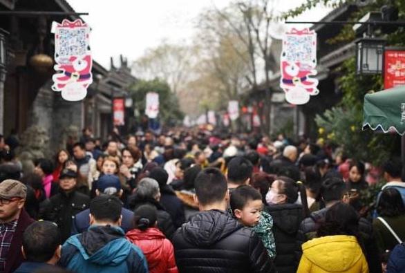 跟团游那么便宜旅行社怎么盈利,现在旅游团费低旅行社靠什么发展