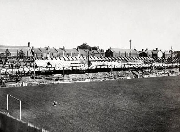 英格兰时隔51年再夺世界冠军,足坛历史上第一支三冠王的球队