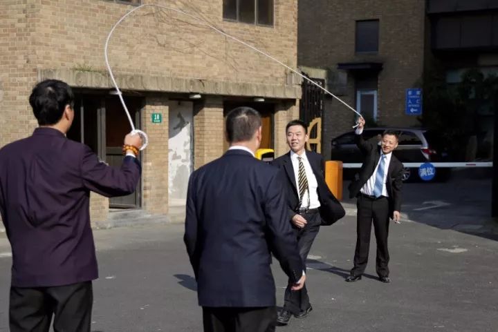 人到中年比油腻更可怕的不过如此,中年油腻该不该去嫌弃