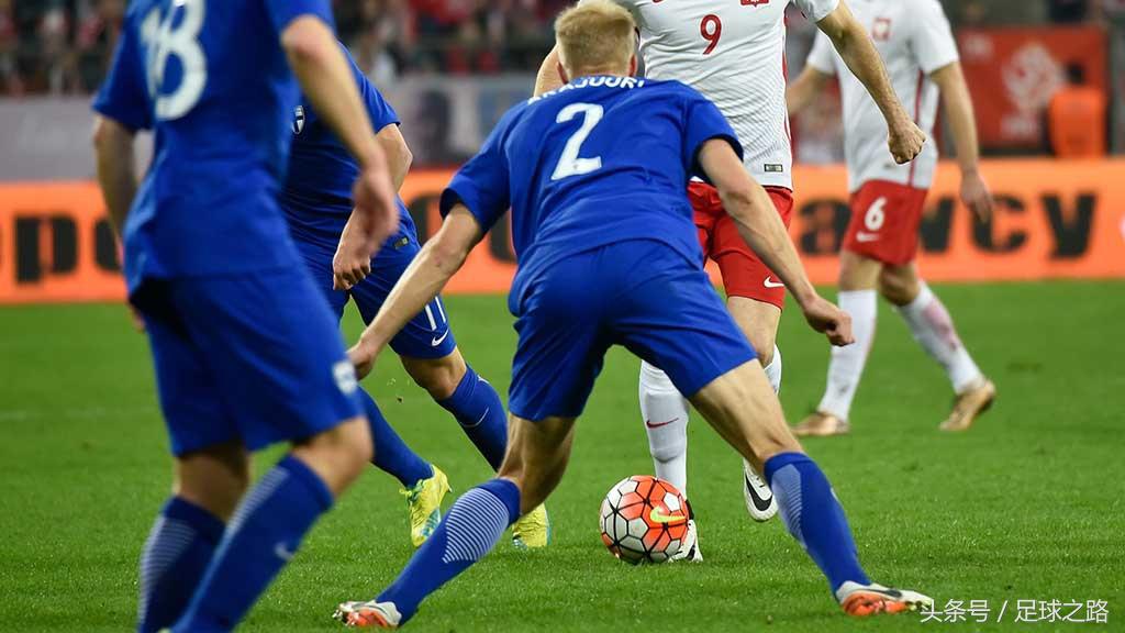 4-2-4阵型优缺点,4-2-3-1阵型的优缺点