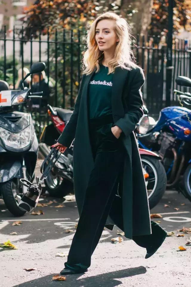 身高只有152cm的她用高衣Q惊艳了世界！