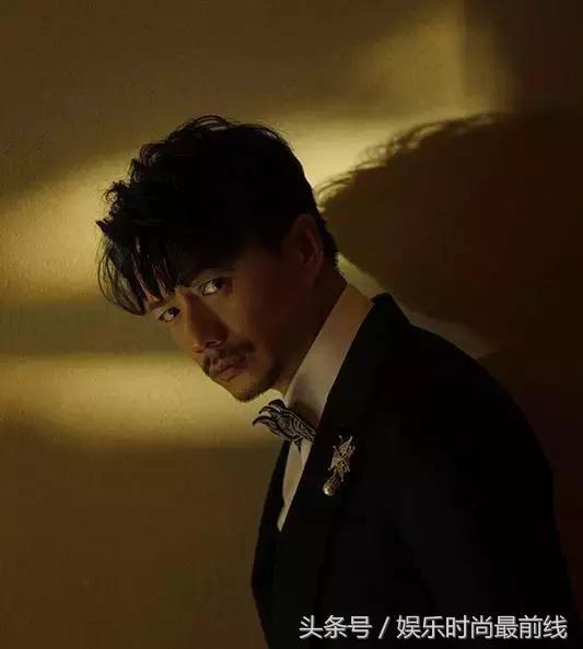 段奕宏演技炸裂穿西装,影帝段奕宏现场挑事儿放飞自我