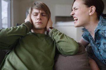 老公帮我梳一下头发,老公每天帮我吹头发