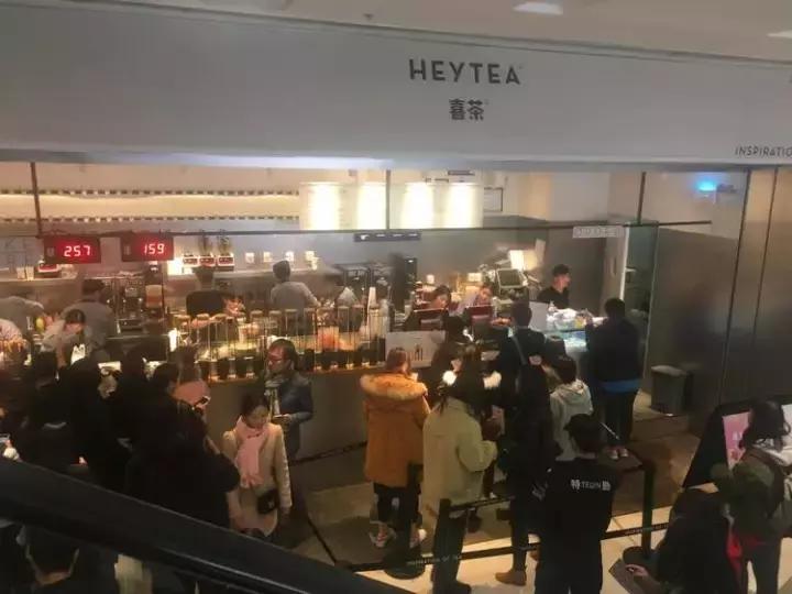 韩国山寨喜茶,山寨喜茶和正版喜茶两个图片