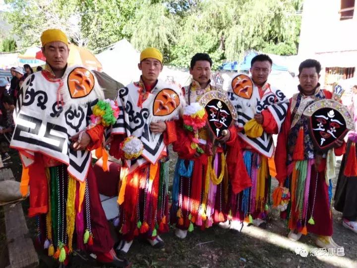 雪山上的红牡丹,藏族雪山上的红牡丹