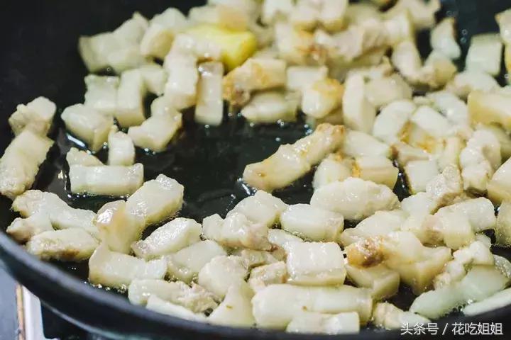 炸猪油渣怎么做到蓬松,怎样炸猪油渣又酥又脆