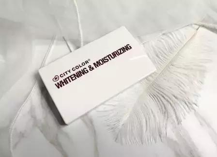 粉饼推荐干皮不卡粉,哪种粉饼好用不脱妆不卡粉