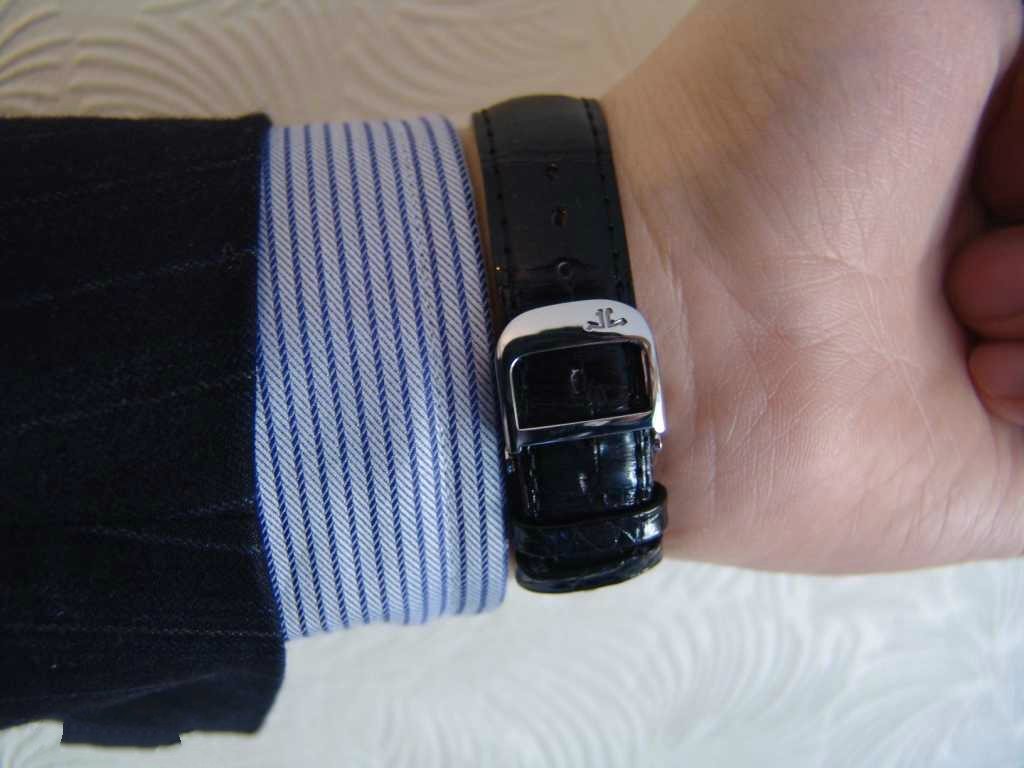 积家手表在韩国买有折扣嘛,在英国买手表比国内便宜吗