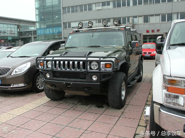 贵州唯一的黄牌悍马H1,比黄牌劳斯莱斯还稀有,一般的车位停不下