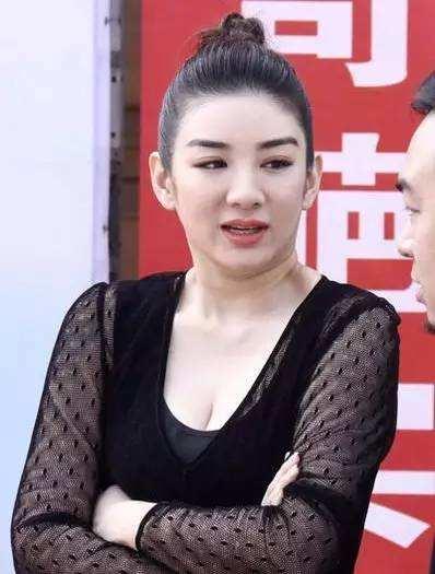 黄奕的脸为何变化这么大,黄奕年轻时的古装造型真的很惊艳