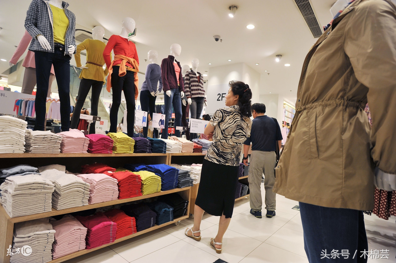 服装进货到底该去几批,女装服装店7月份该不该进货