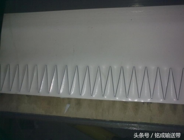 输送带跑偏的原因和调整方法英文,输送带跑偏怎么办视频