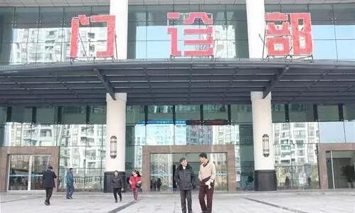 天气变冷嗓子痒干咳煲什么汤,秋冬嗓子干痒咳喝什么汤