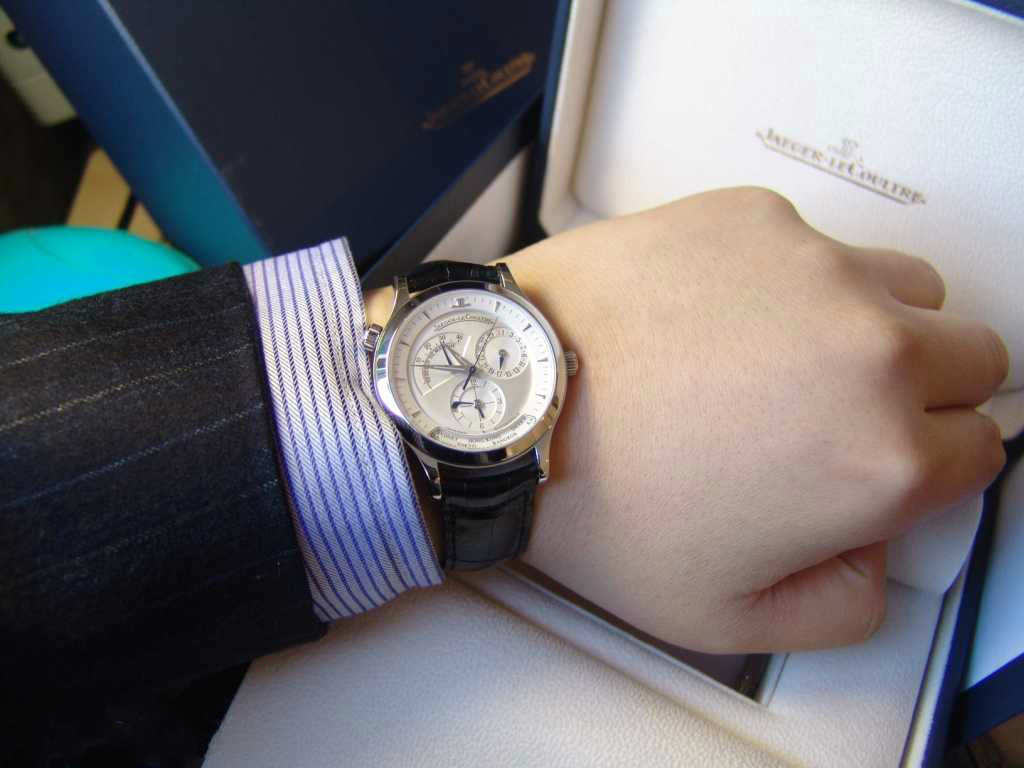 积家手表在韩国买有折扣嘛,在英国买手表比国内便宜吗