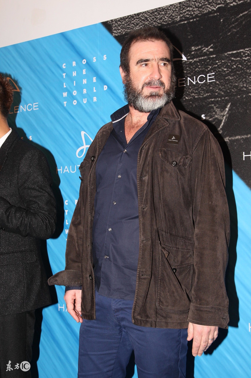 曼联主场老特拉福德球场替补席,曼联主场2015年老特拉福德球场