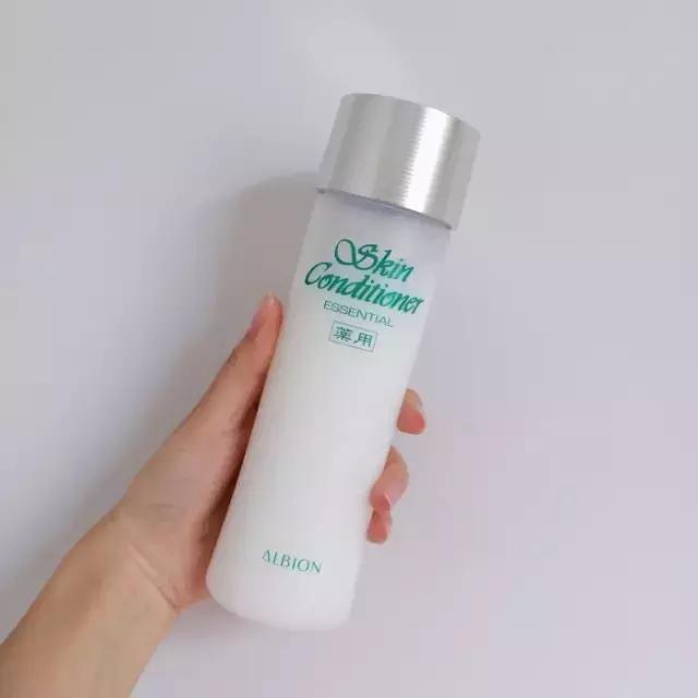 学生*党**必备的护肤品！这些尖货我一个都不想错过！