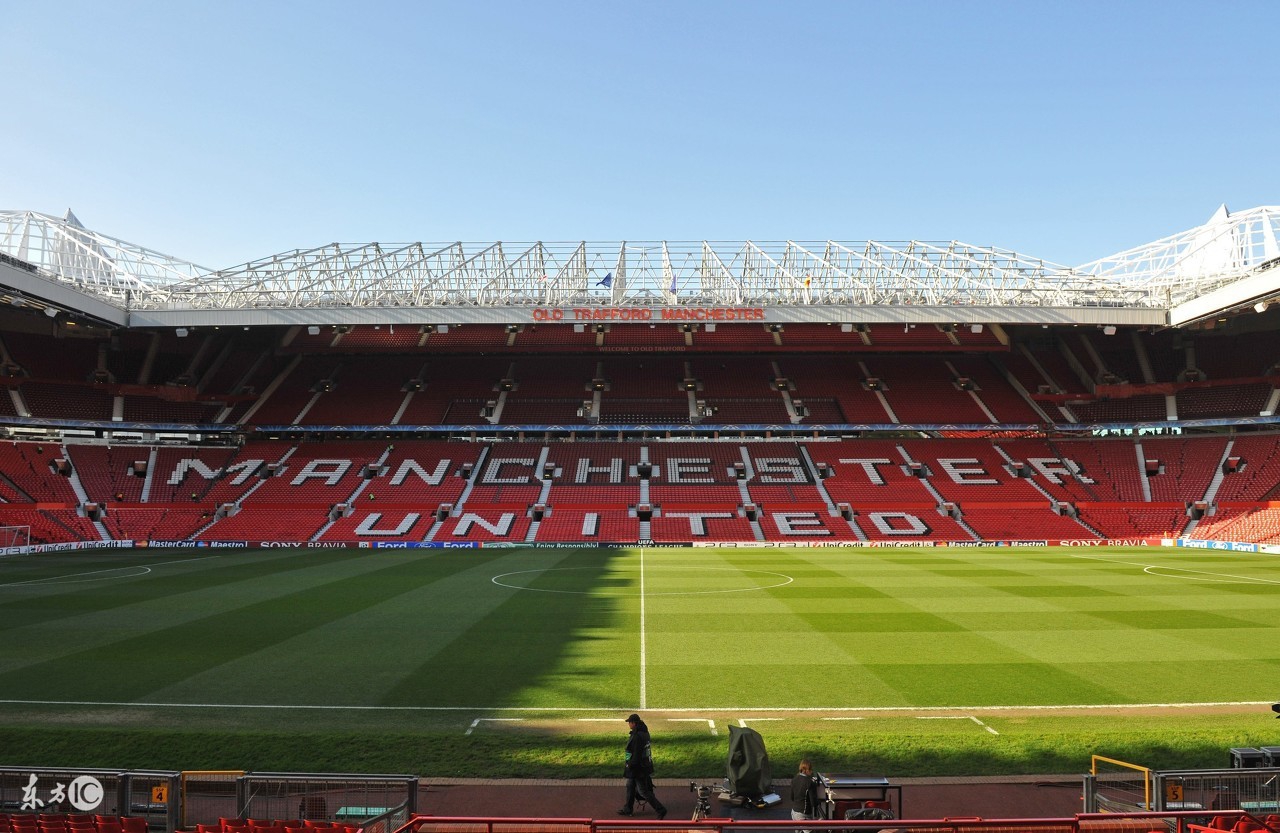 曼联主场老特拉福德球场替补席,曼联主场2015年老特拉福德球场