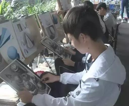 「干部塑型」用心血和汗水不断书写资中三中教育奇迹——记内江市优秀教育工作者沈国炳