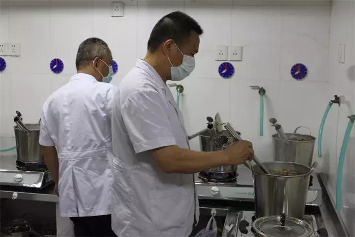 学懂弄通做实二十大精神,学懂弄通做实主题教育