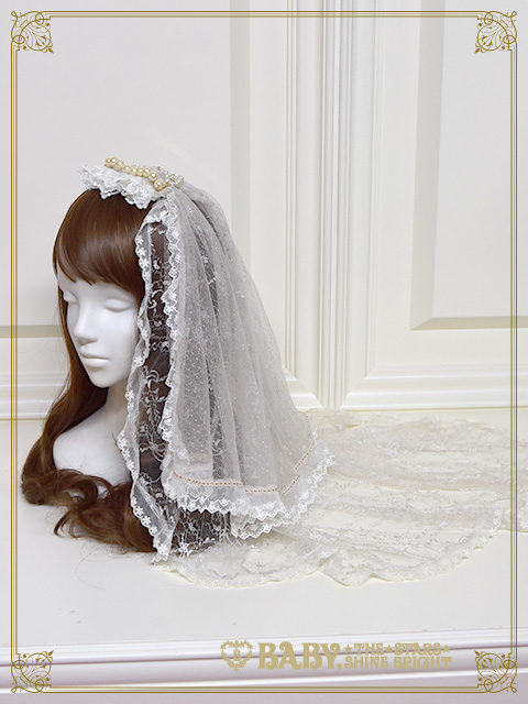 从上到下都是英文名，这种服饰风格真让人摸不着头脑「四」头饰篇