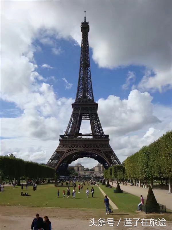 走在法国巴黎街头风景,漫步巴黎旅游随笔