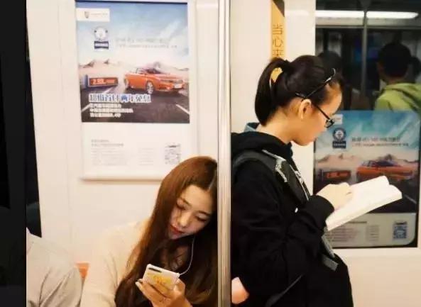 天冷了！我要不要在成都地铁上织件毛衣？