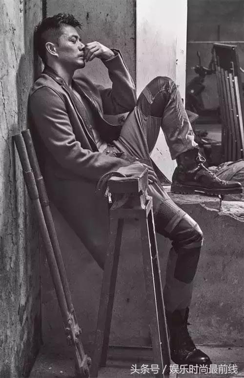 段奕宏演技炸裂穿西装,影帝段奕宏现场挑事儿放飞自我