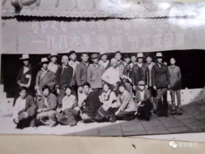 雪山上的红牡丹,藏族雪山上的红牡丹