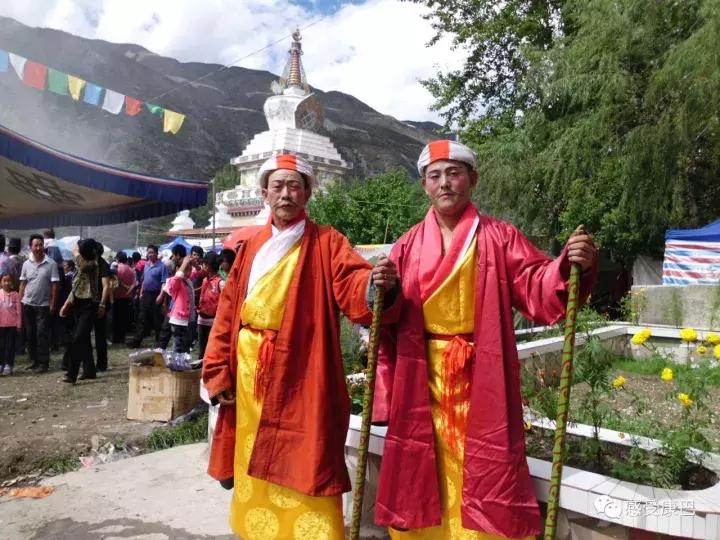 雪山上的红牡丹,藏族雪山上的红牡丹