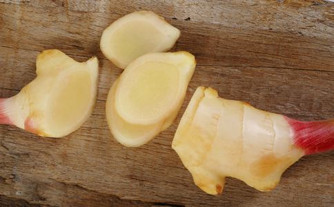 冻疮会一下子肿起来吗,冻疮会使手变粗