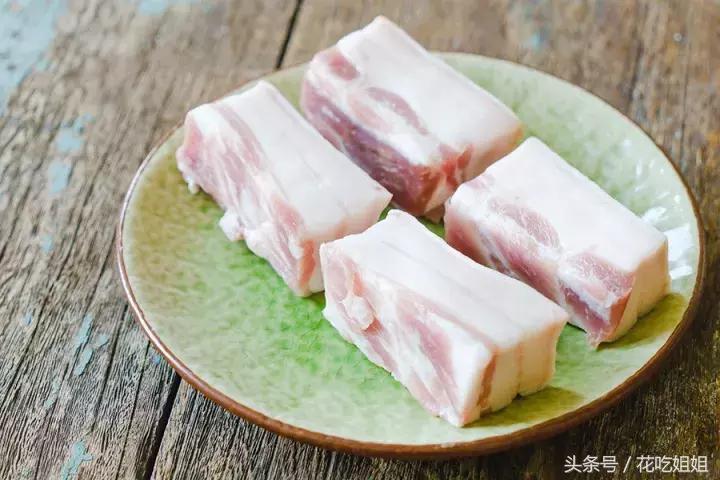 炸猪油渣怎么做到蓬松,怎样炸猪油渣又酥又脆