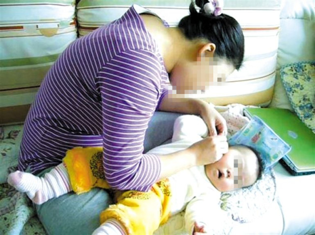 1月龄宝宝耳朵出血,宝宝耳朵出血痂几个月了还没好