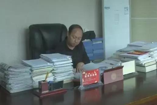 「干部塑型」用心血和汗水不断书写资中三中教育奇迹——记内江市优秀教育工作者沈国炳