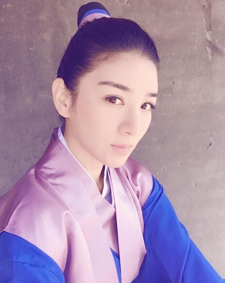 黄奕的脸为何变化这么大,黄奕年轻时的古装造型真的很惊艳