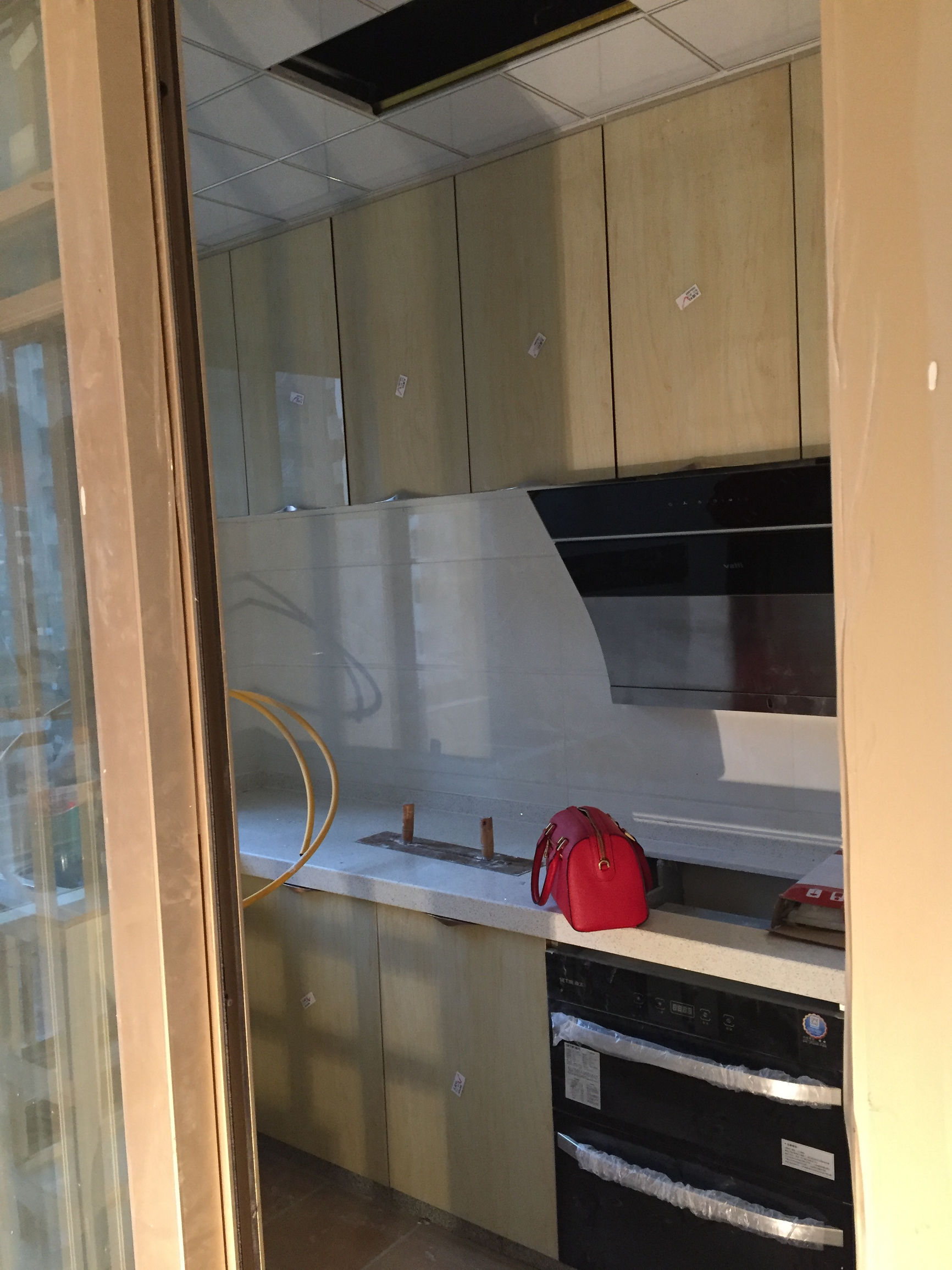 整体橱柜好还是打的橱柜好看,橱柜请师傅打好还是定制的好