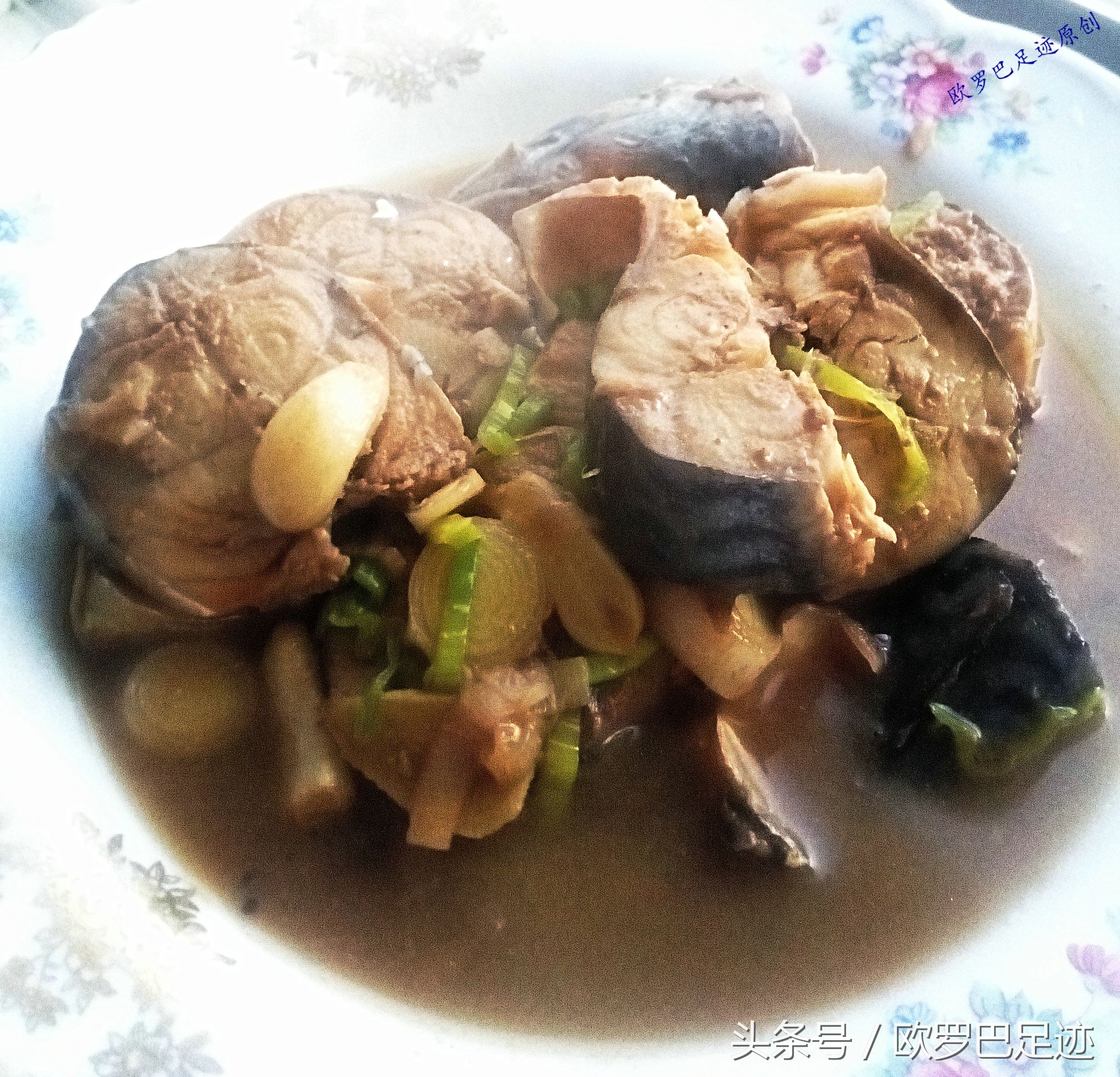 中国厨子邂逅欧洲小镇海鲜市,不认识的鱼炖起来也不手软