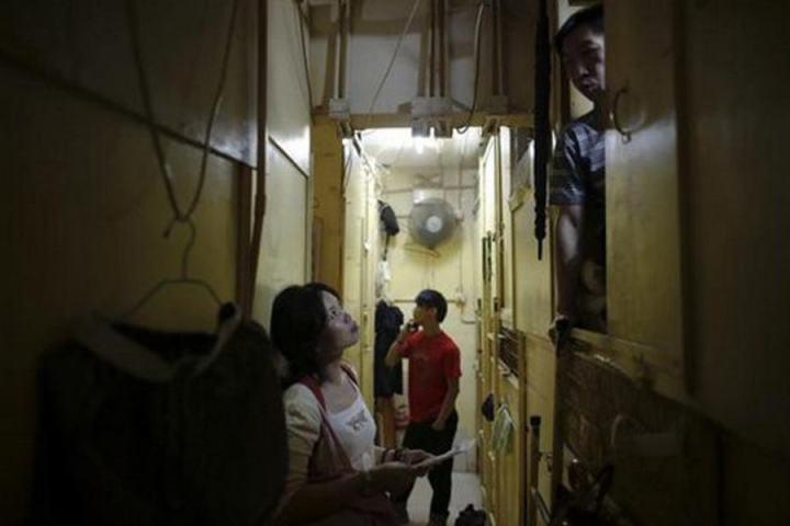 香港棺材房子的真实生活,香港的棺材房是怎么样的