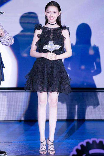 王俊凯牙齿是露出来的吗,王俊凯真的整牙了吗