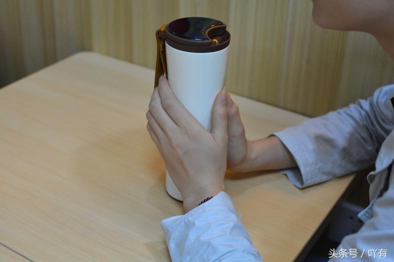 能玩游戏的喝水杯,可以玩电竞游戏的水杯