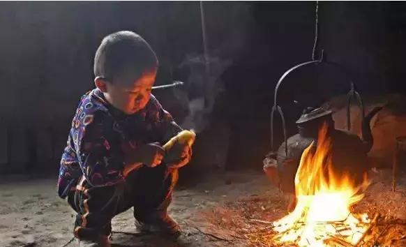 冬天来啦！开始烤火了，彭水人的烤火进化史，看看你到了哪一级？