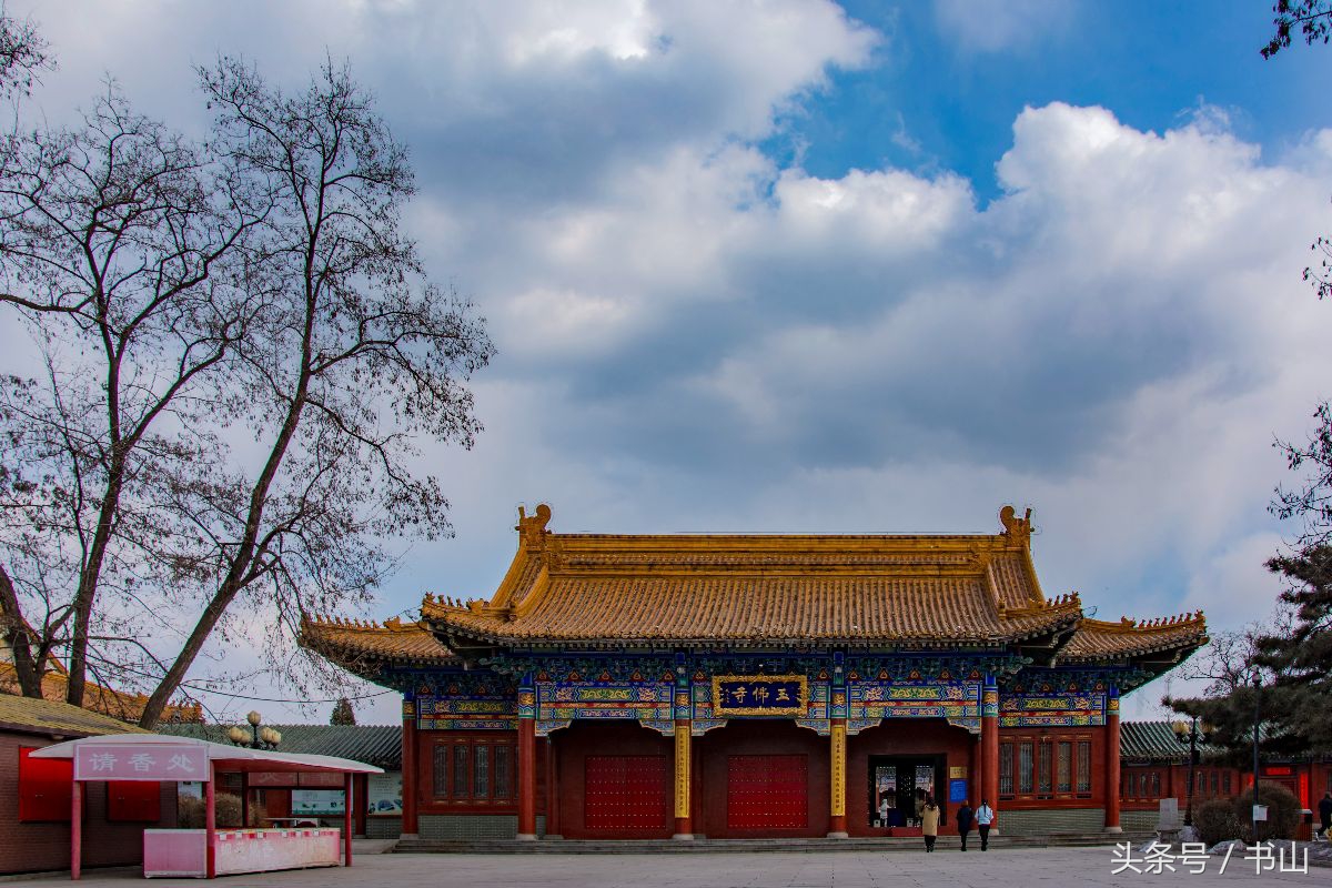 鞍山最大玉佛简介,辽宁鞍山最大的玉佛价值