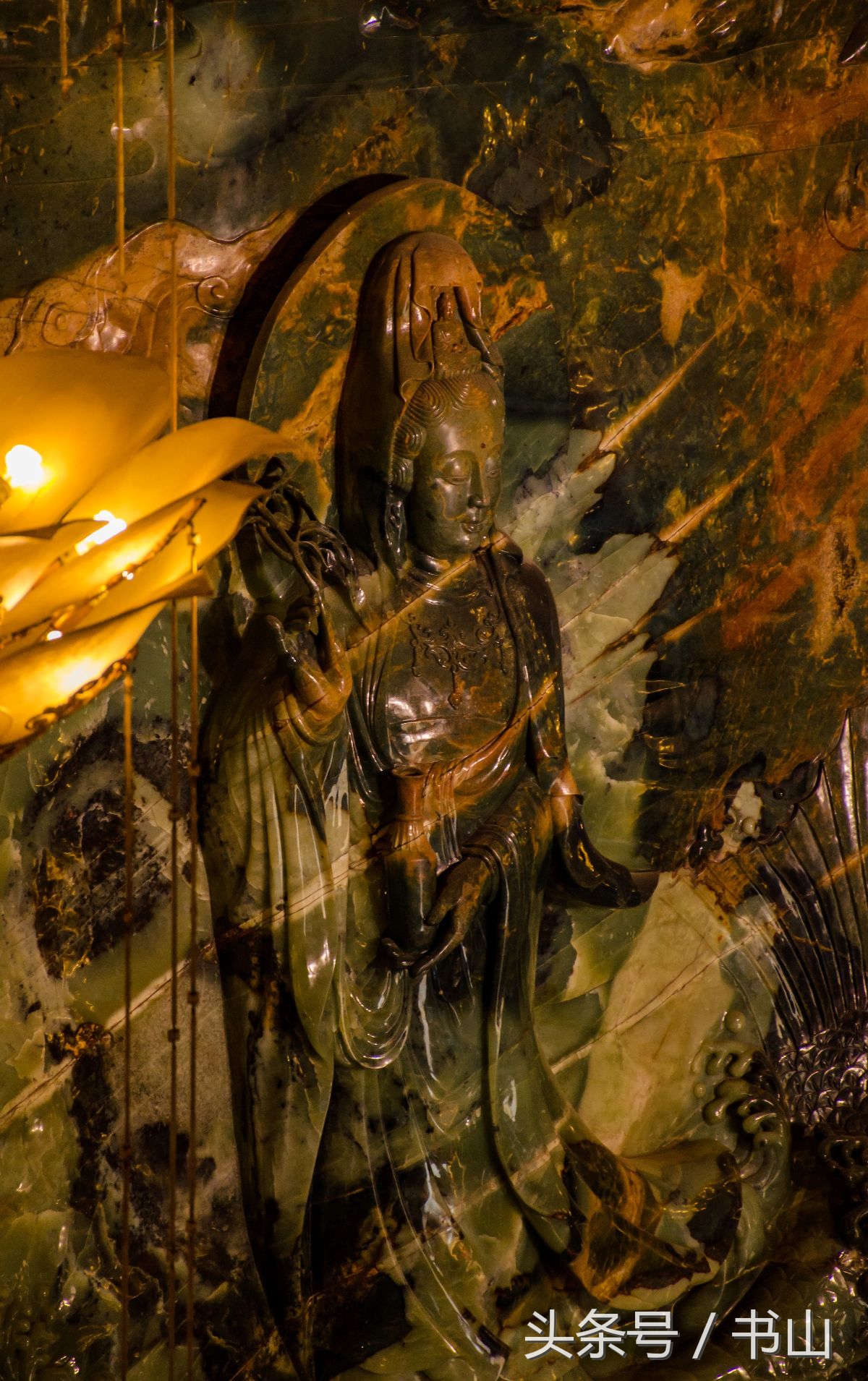 鞍山最大玉佛简介,辽宁鞍山最大的玉佛价值