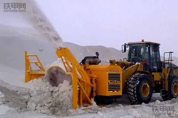国外发达的除雪机械有哪些,美国除雪工具种类